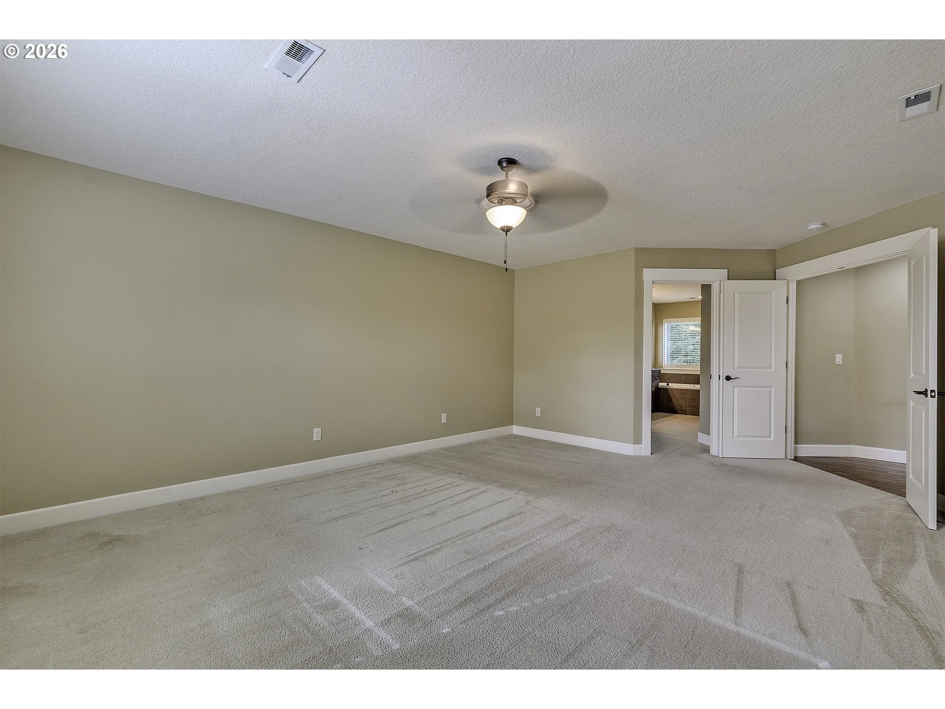 Bedroom, Owner's Suite-Upper