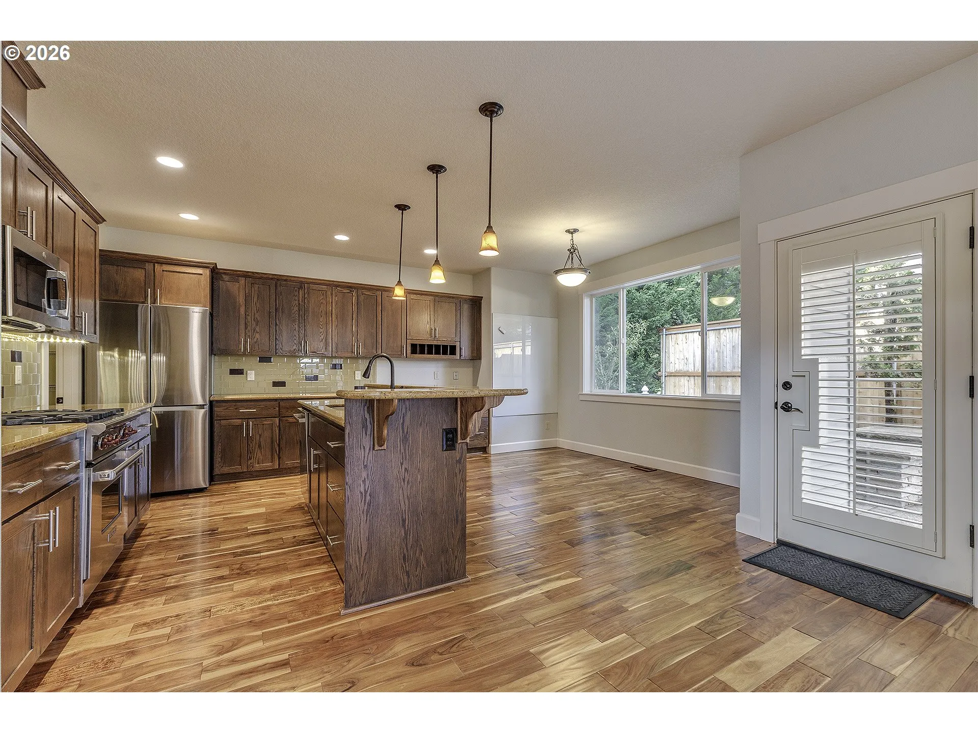 Kitchen/Dining Room-Island