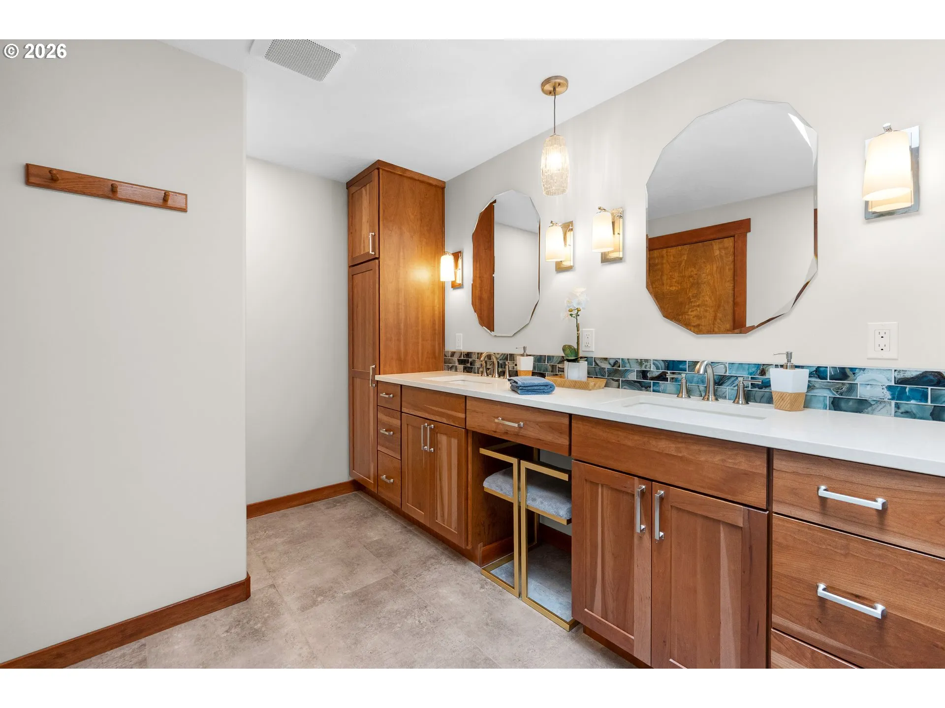 Bathroom, Attached