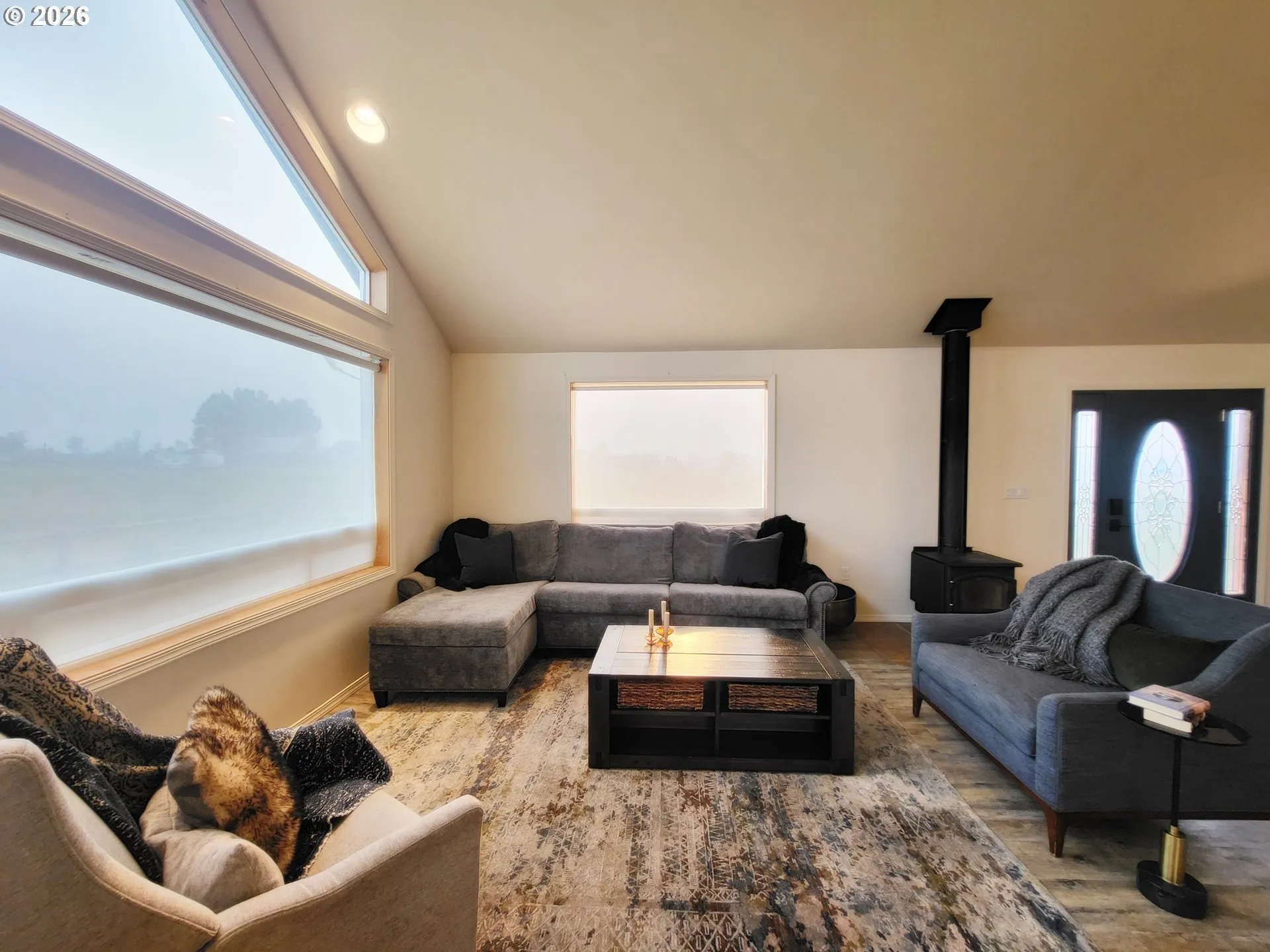 Living Room-Fireplace