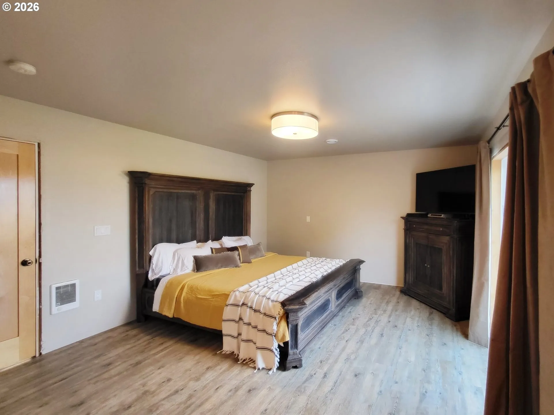 Bedroom, Primary