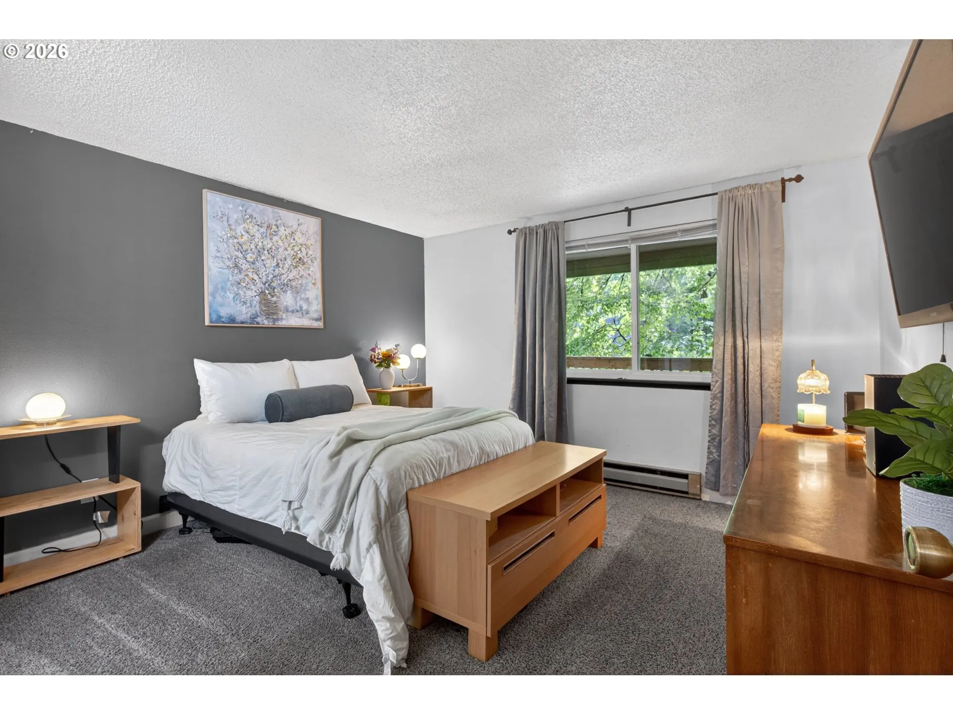 Bedroom, Primary