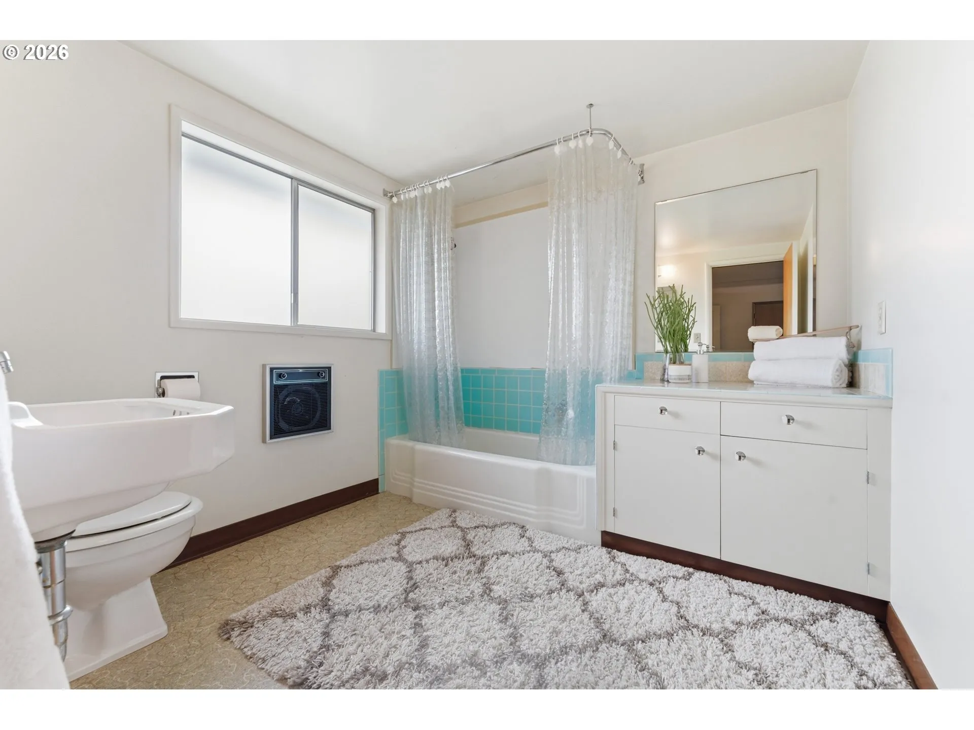 Bathroom-Upper