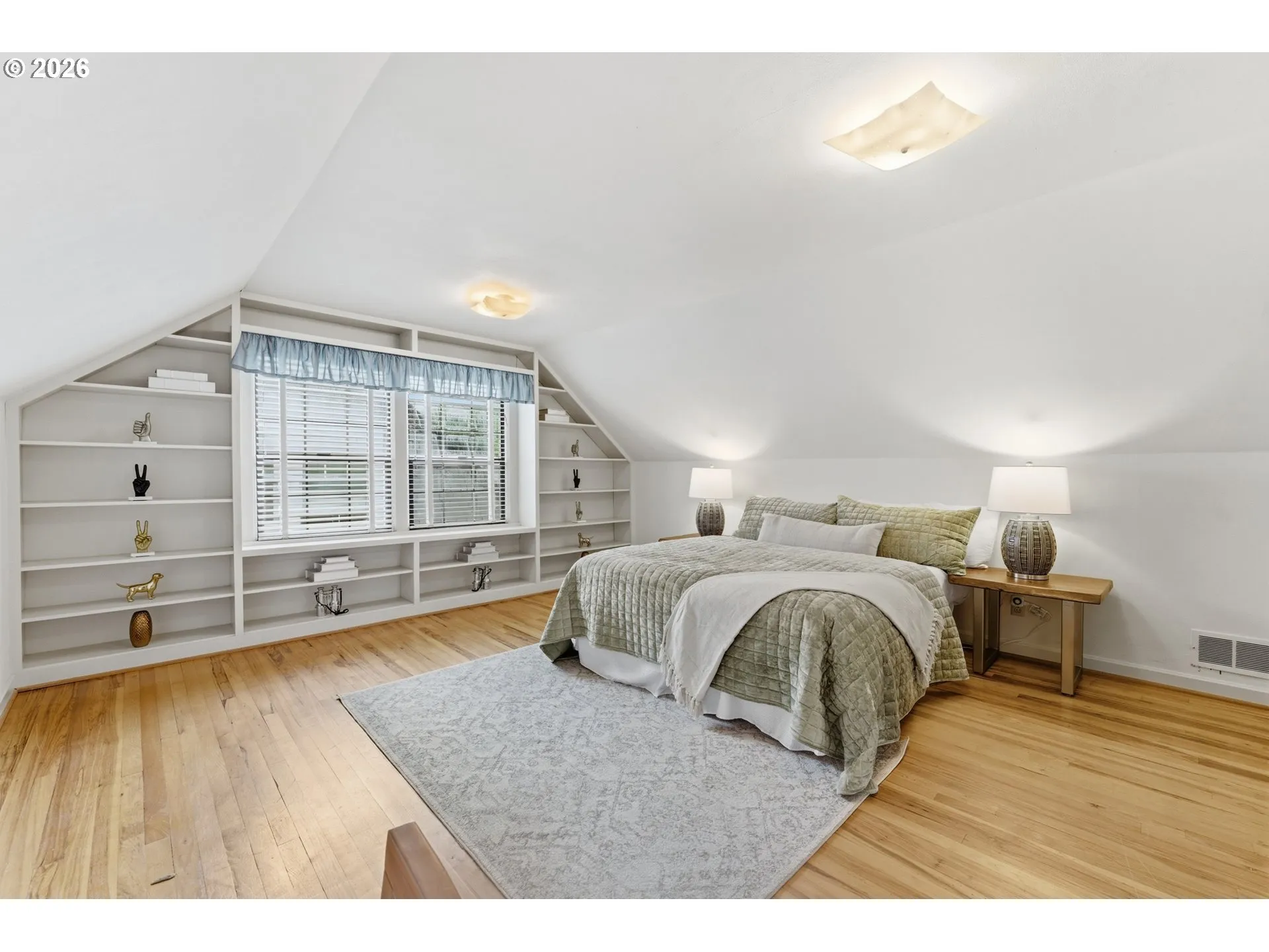Primary Bedroom-Upper