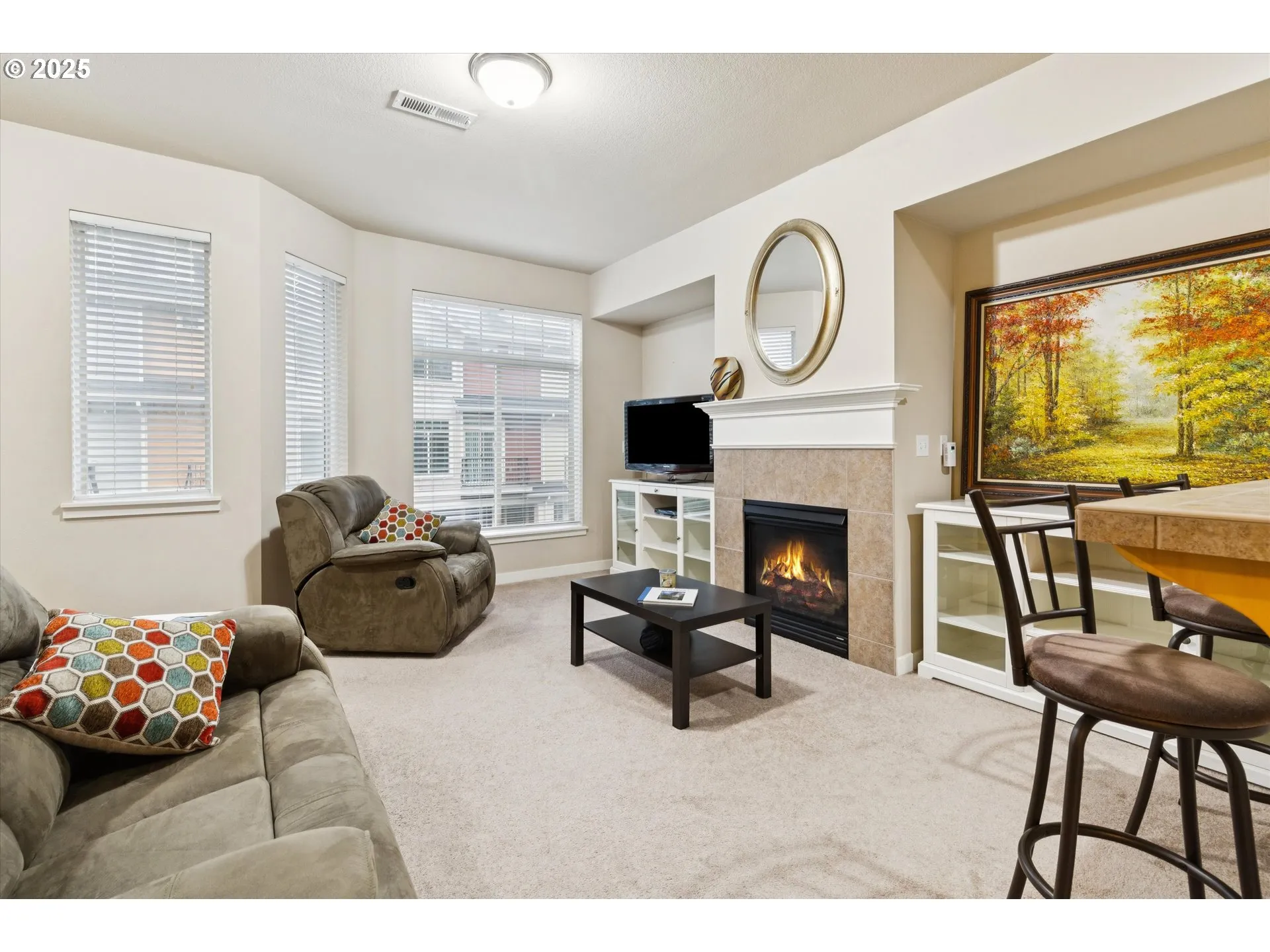 Living Room-Fireplace