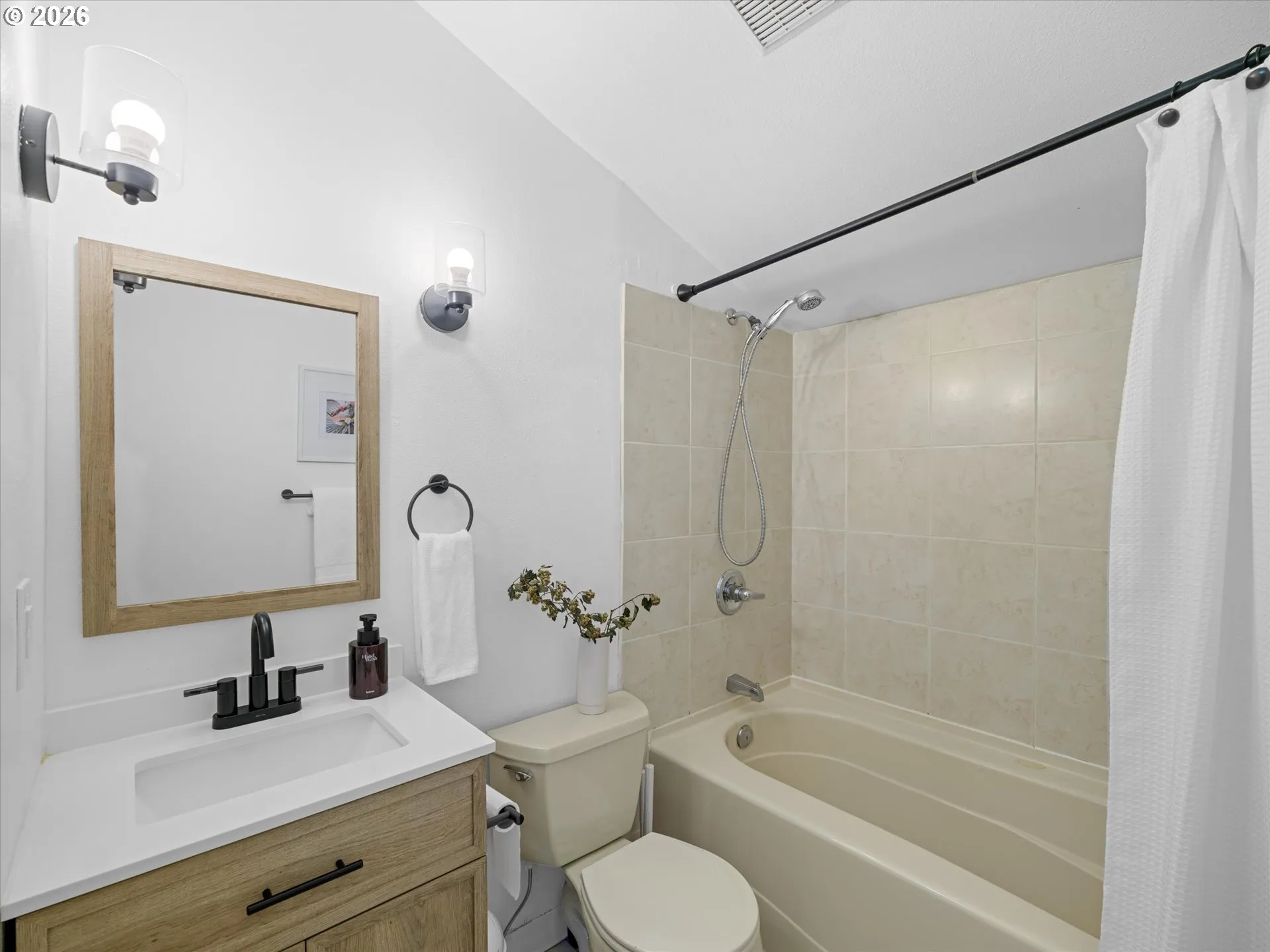Bathroom, Attached-Upper