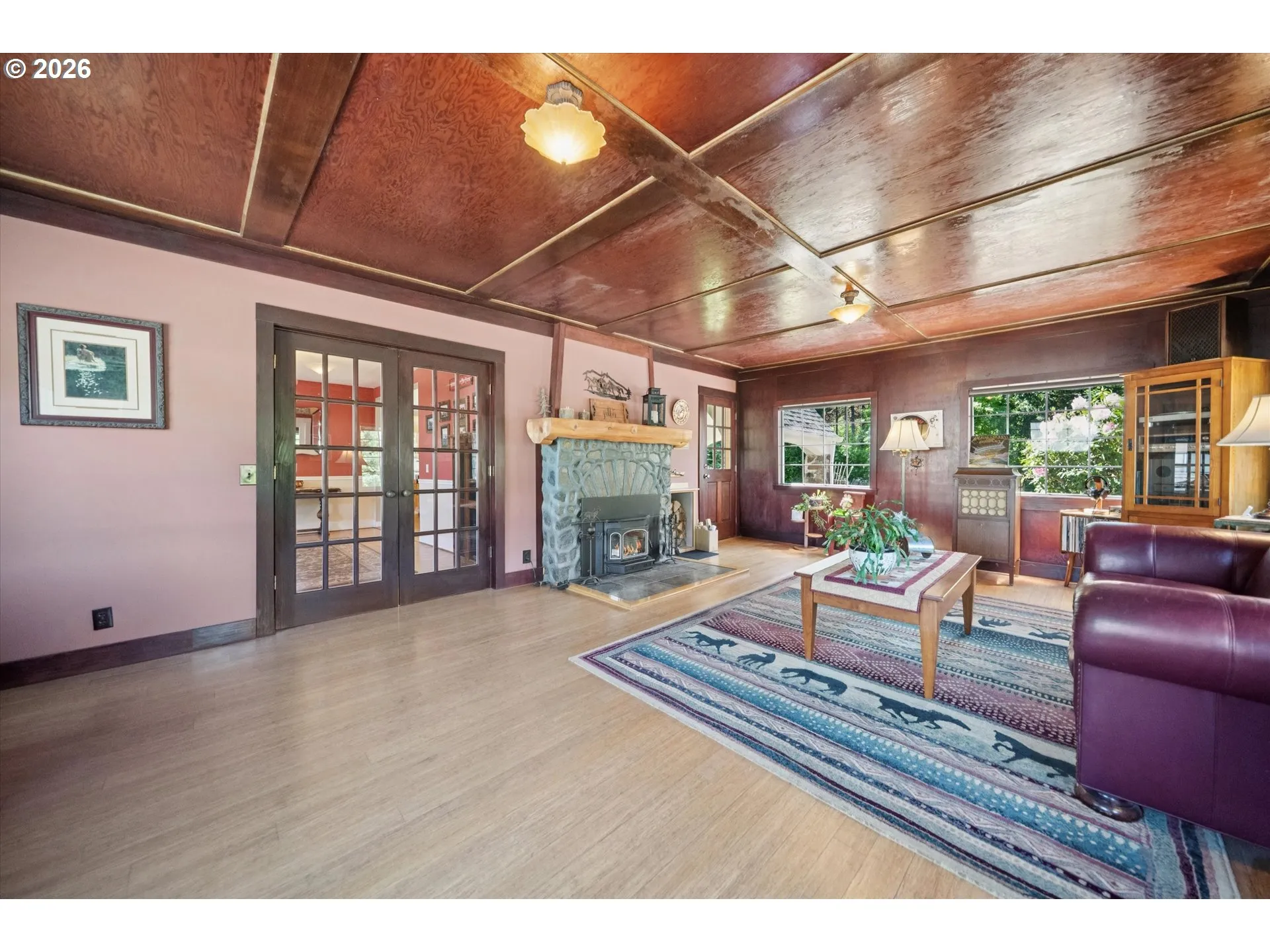Living Room-Fireplace