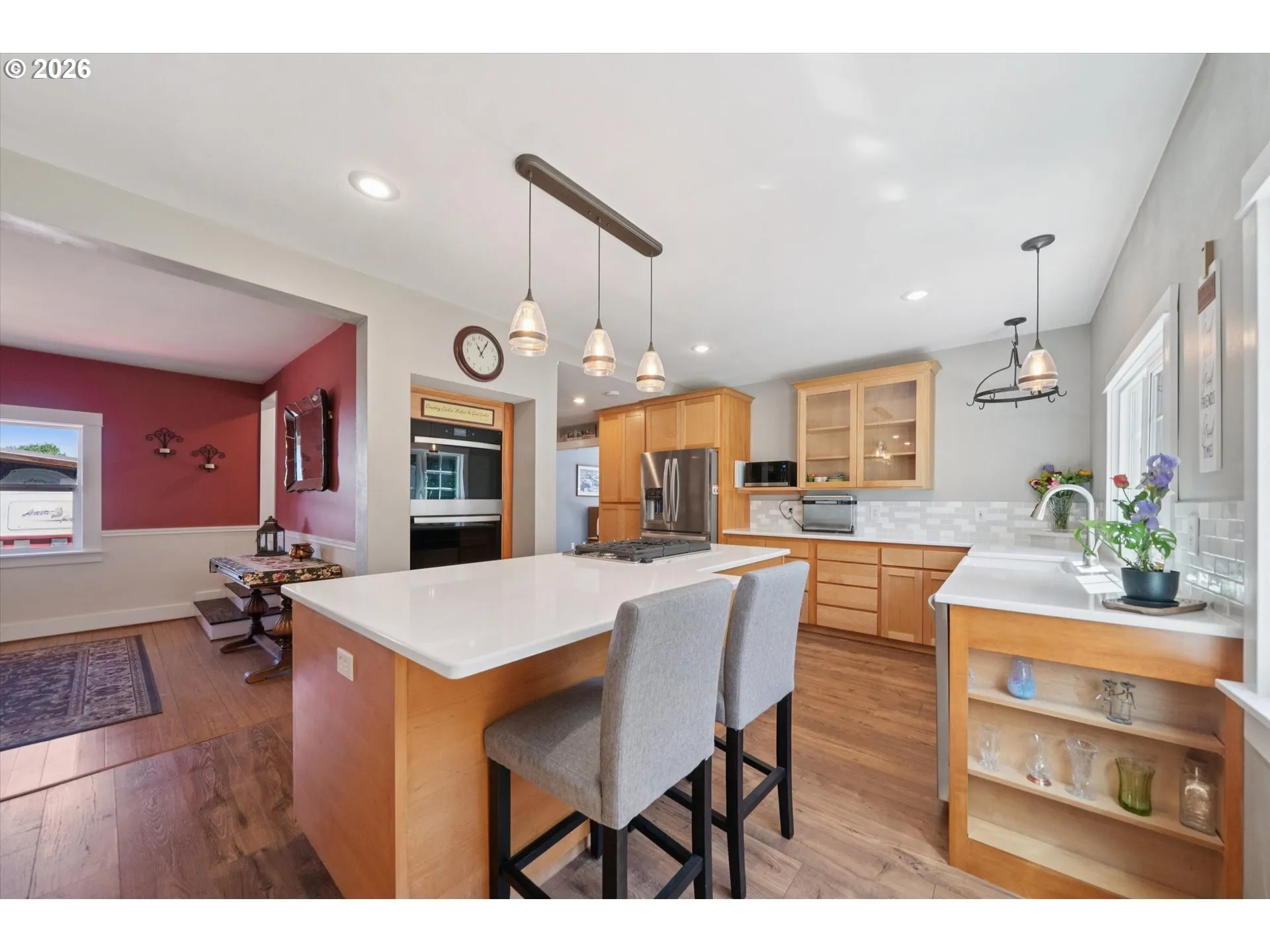 Kitchen-Breakfast Bar