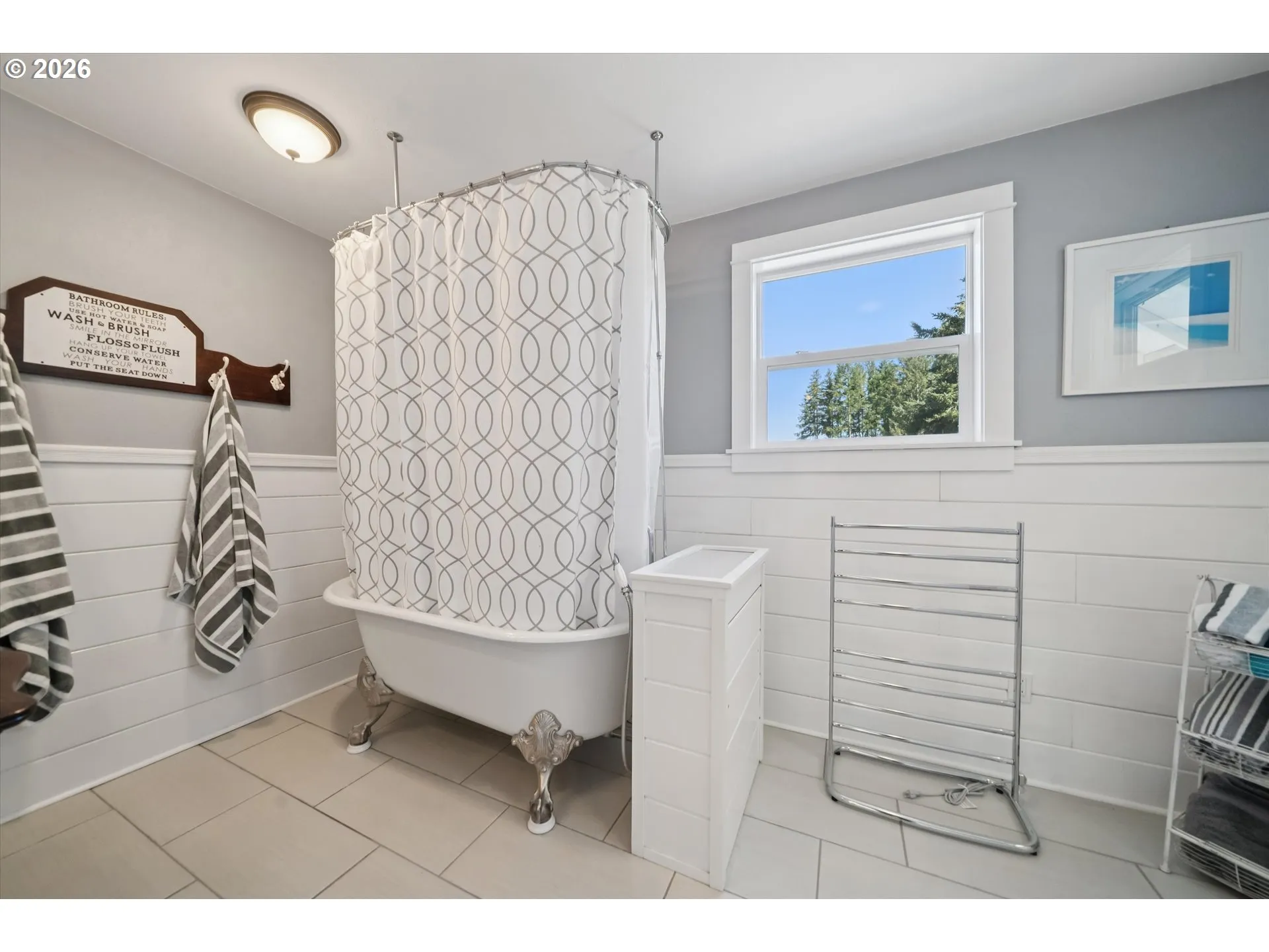 Primary Bedroom-Attached Bathroom