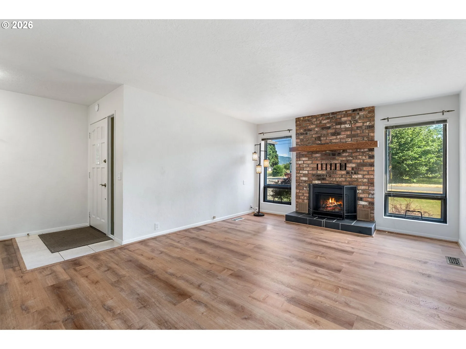 Living Room-Fireplace