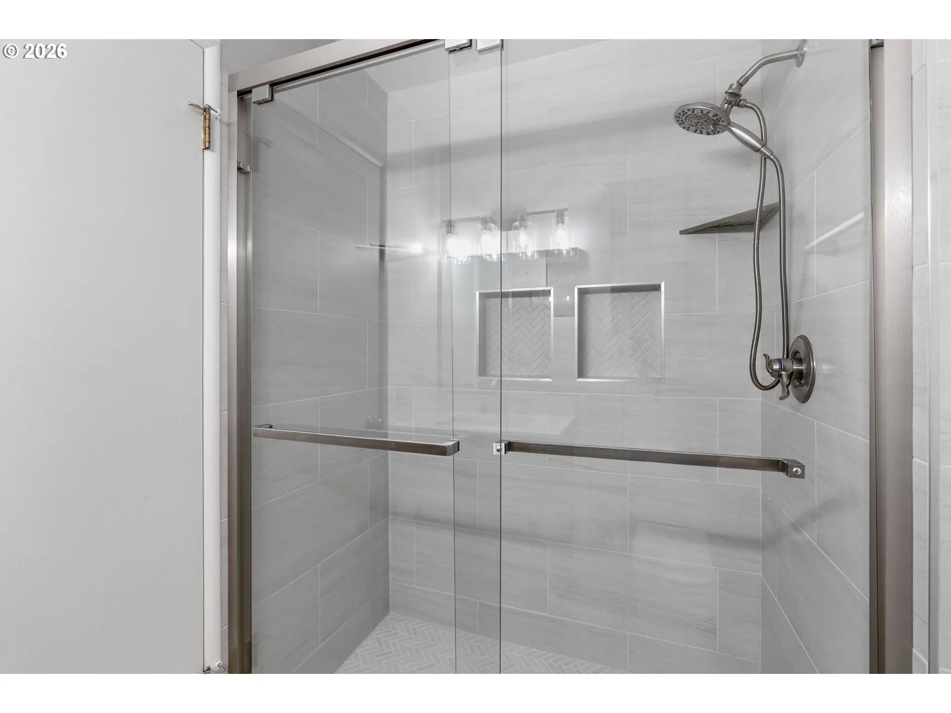 Bathroom-Walk in Shower