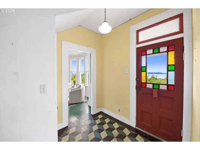 Entrance/Foyer