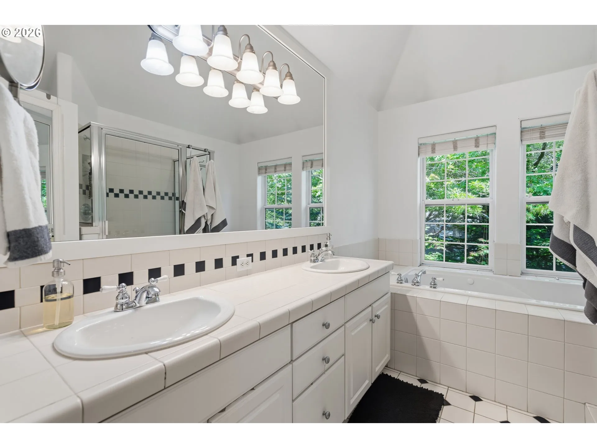 Bathroom, Attached-Garden Tub