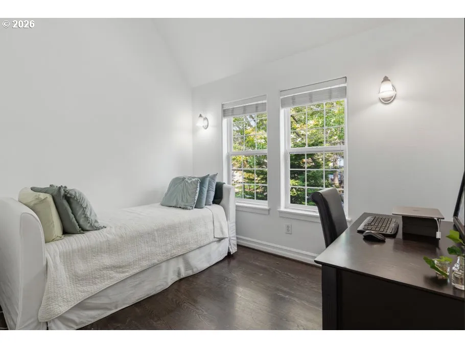 Den/Office-Upper