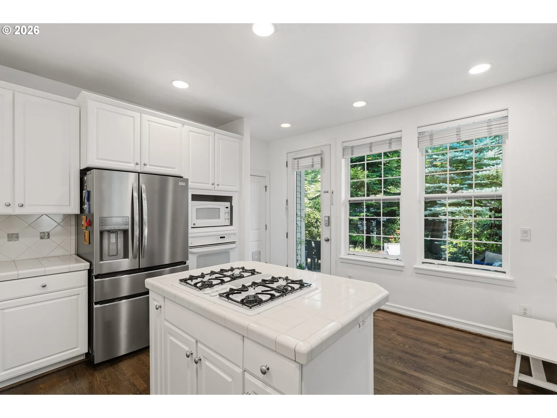 Kitchen-Cooking Island
