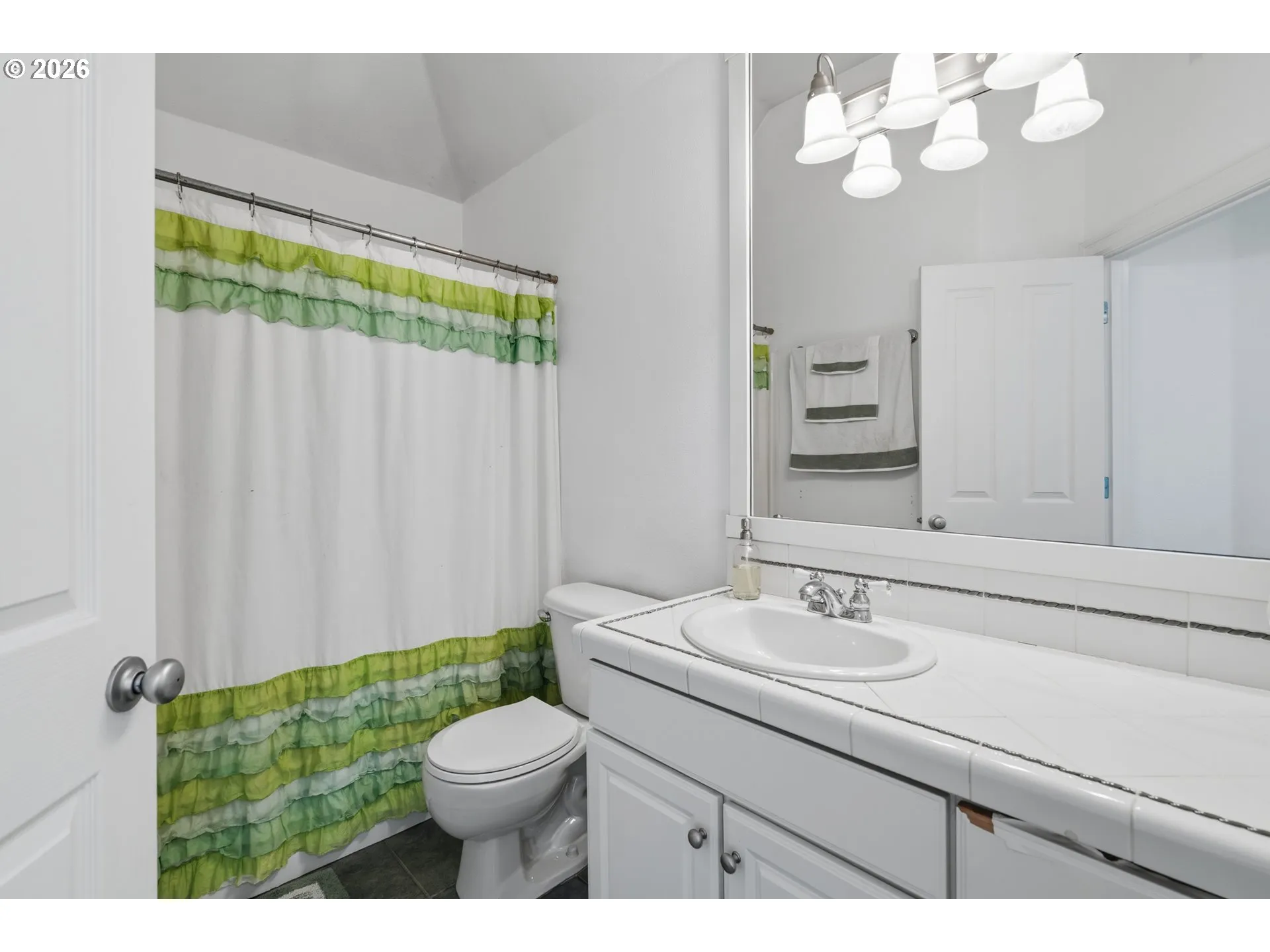 Bathroom-Upper