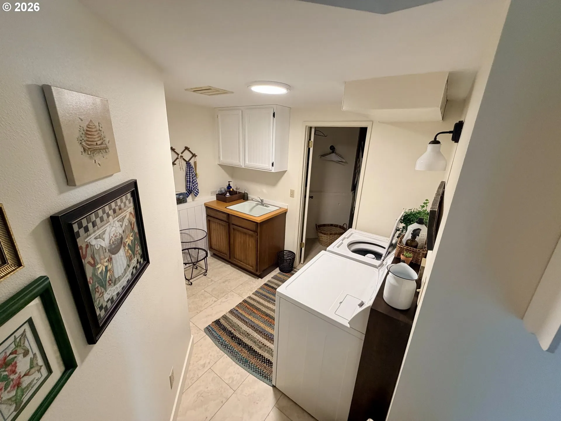 Laundry-Wide Angle/Fisheye