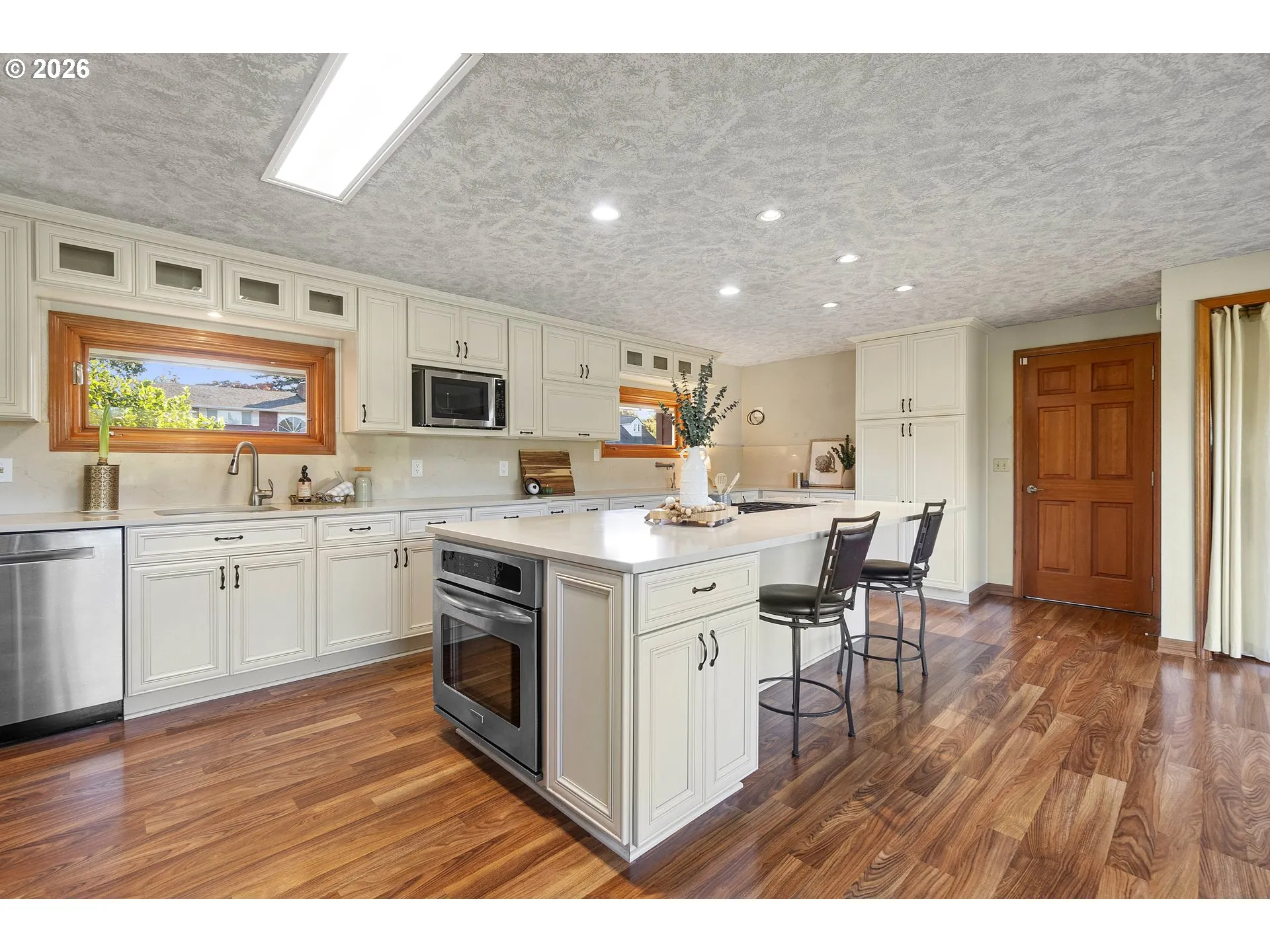 Kitchen-Cooking Island