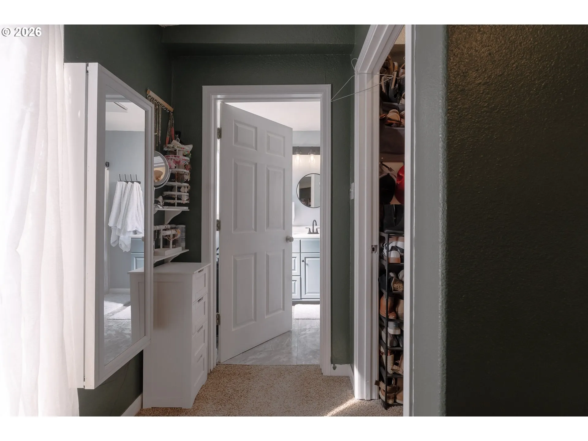 Bedroom, Primary