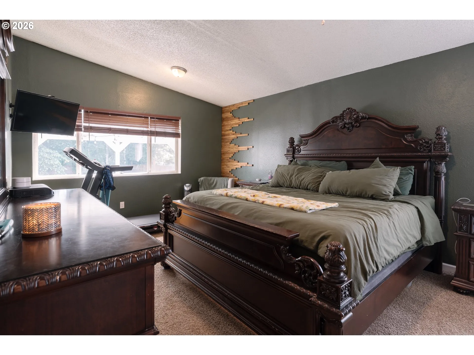 Bedroom, Primary