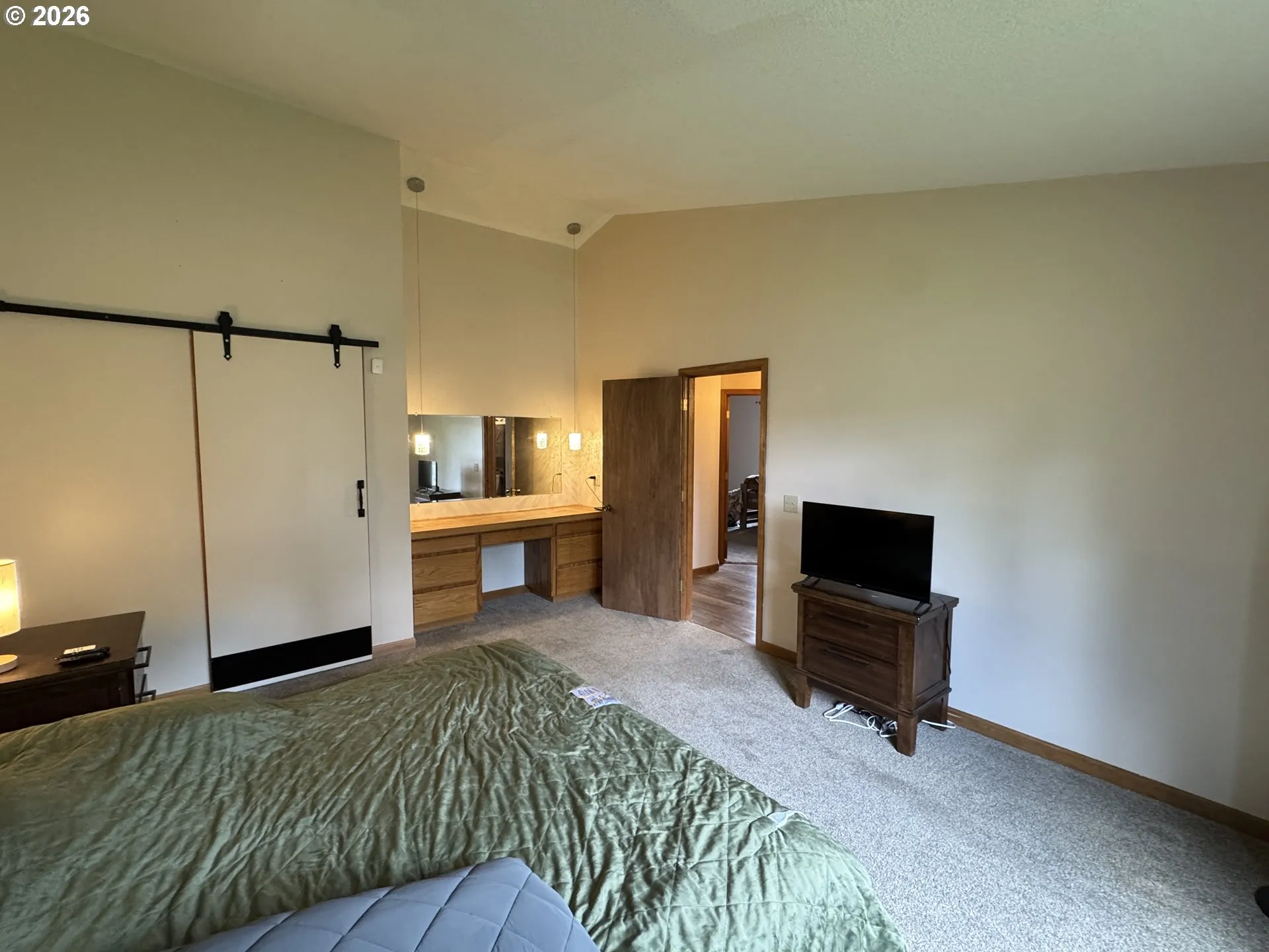 Bedroom, Primary