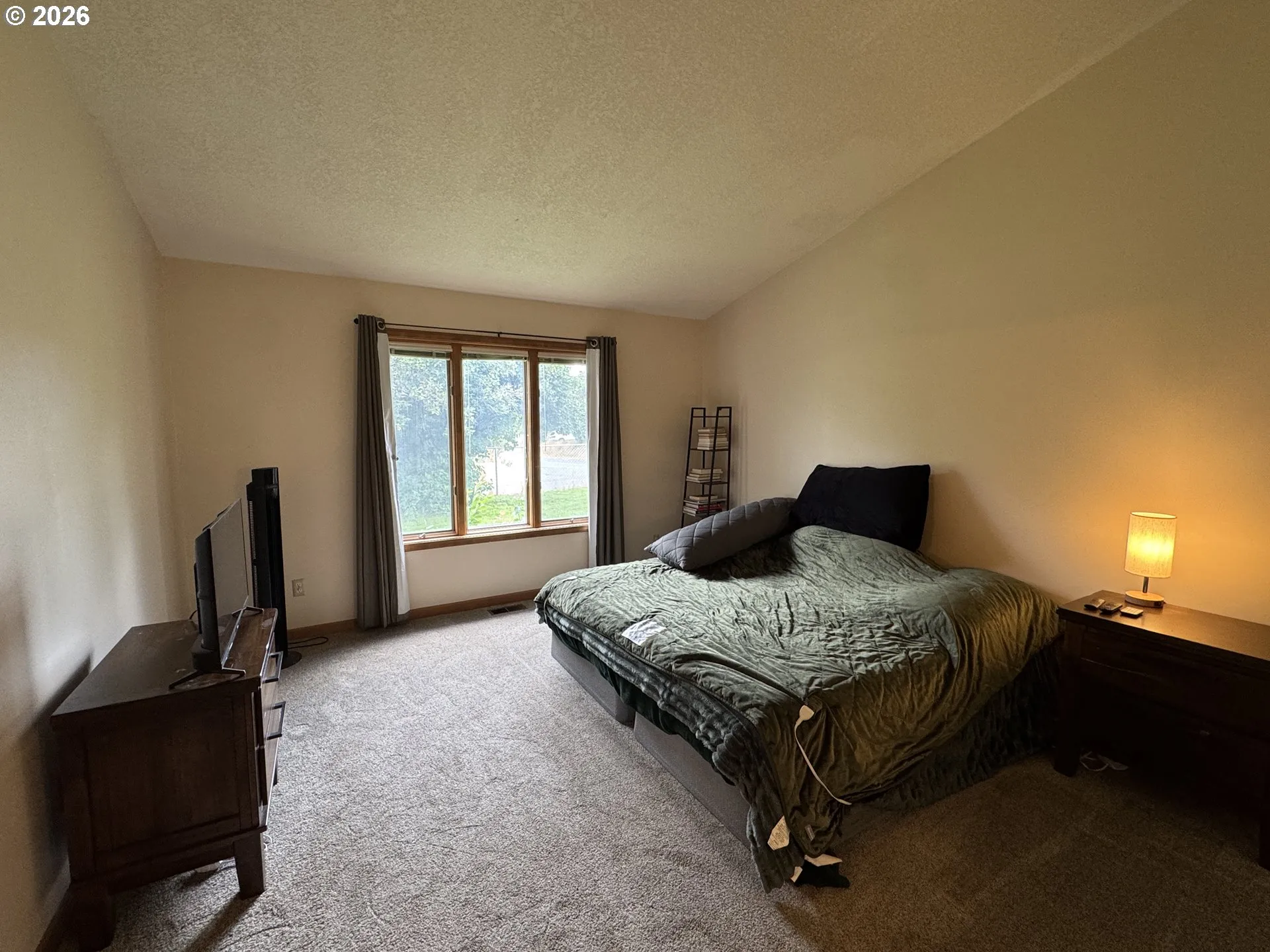 Bedroom, Primary