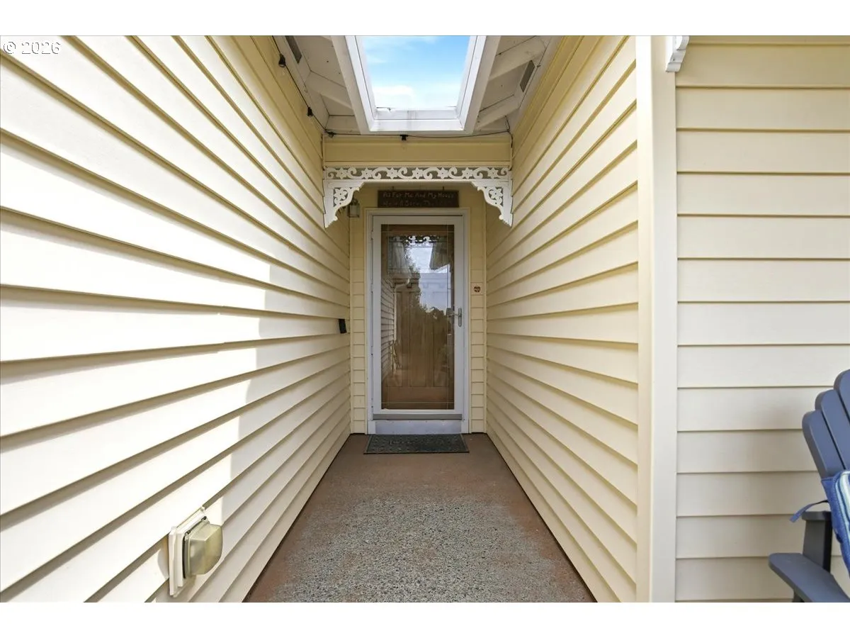 Exterior-Main
