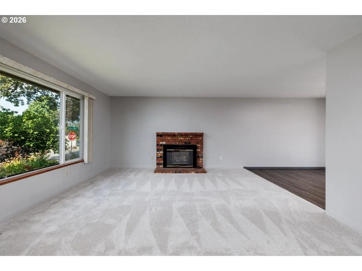 Living Room-Fireplace