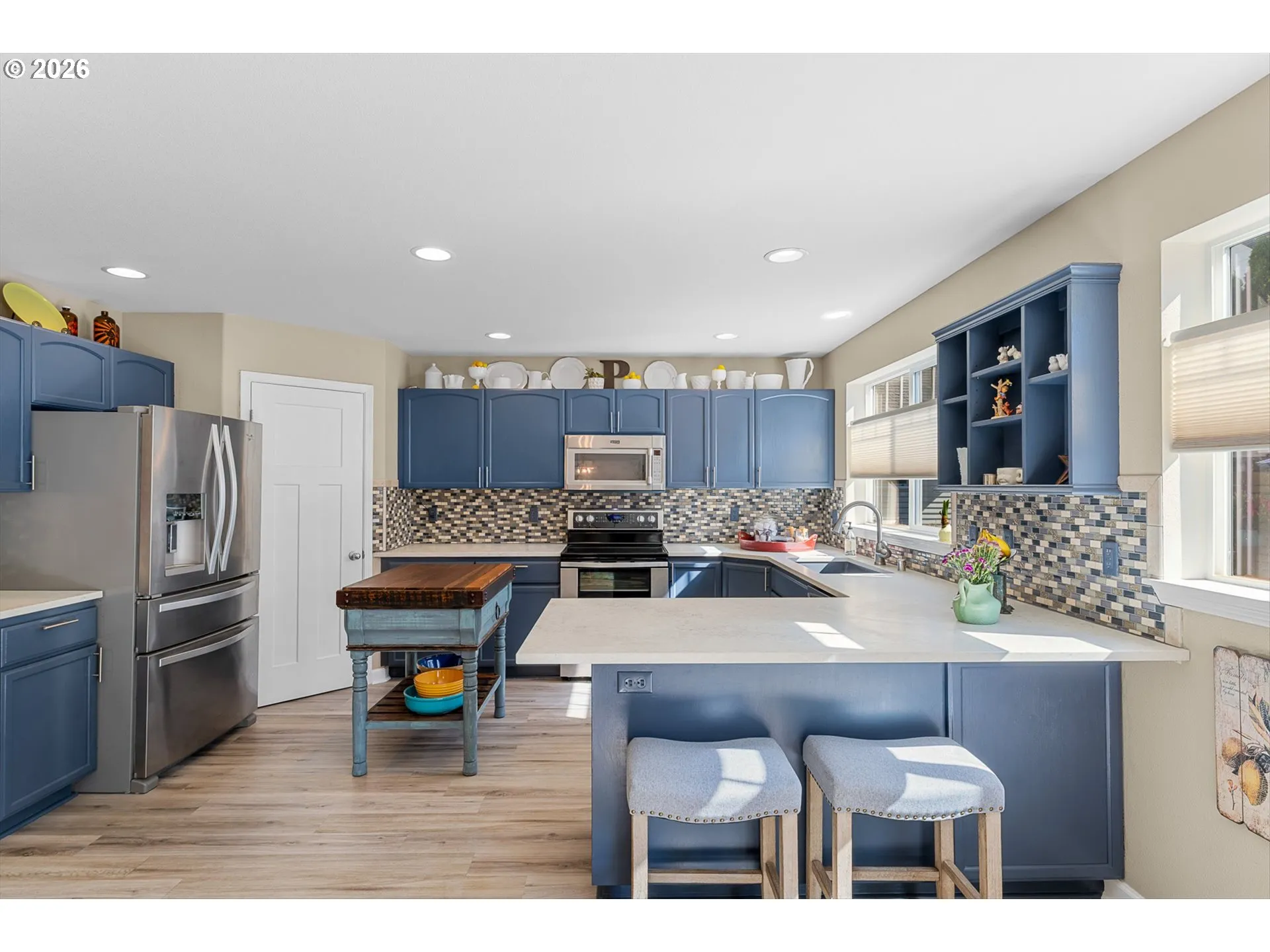 Kitchen-Breakfast Bar