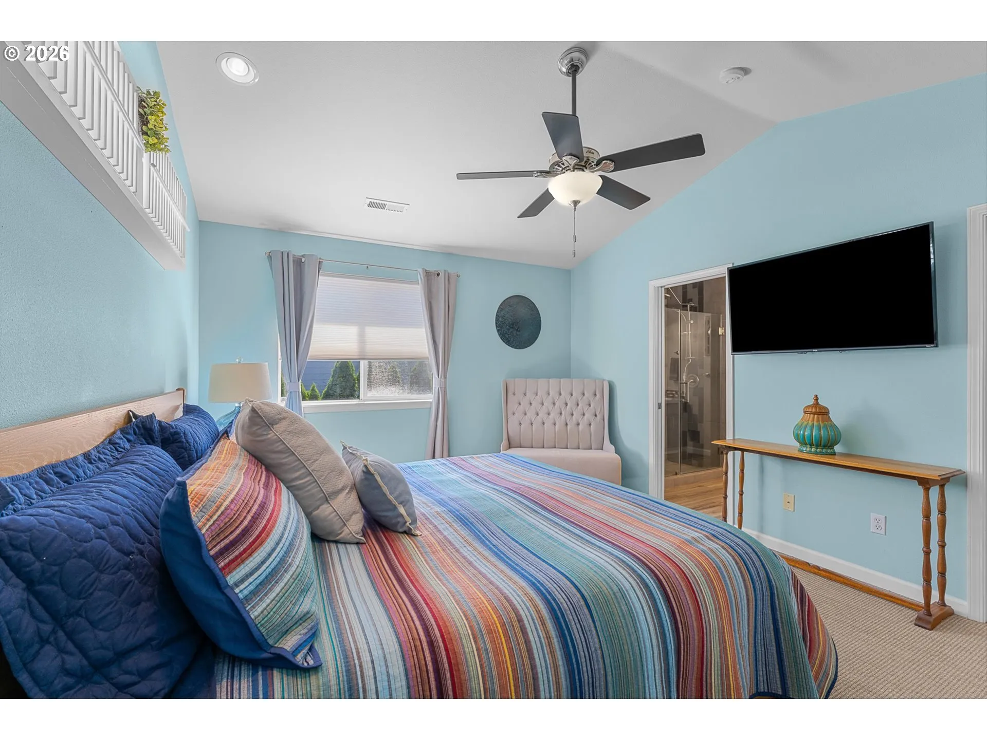Bedroom, Primary-Vaulted Ceilings