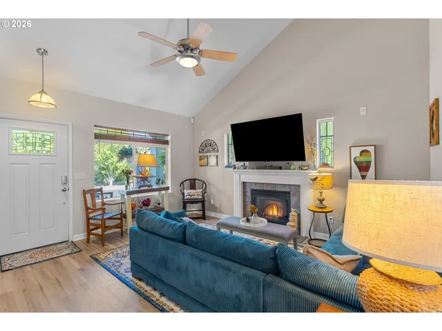 Living Room-Ceiling Fan