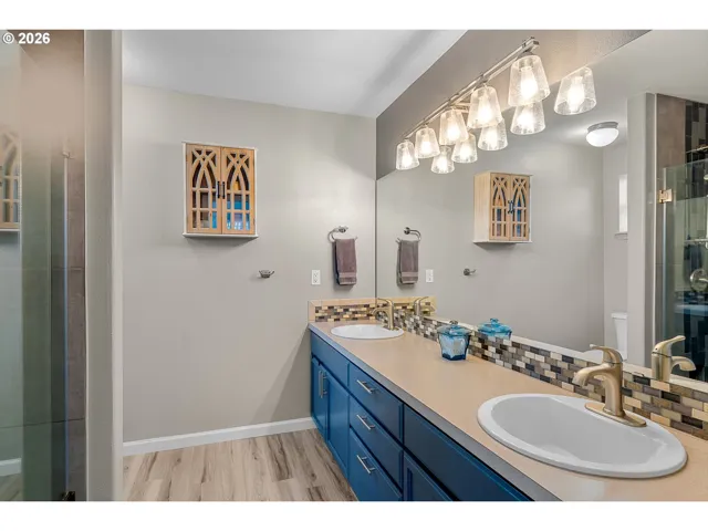 Owner's Suite Bathroom