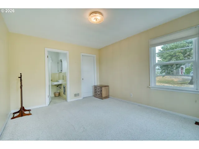 Bedroom, Owner's Suite-Main