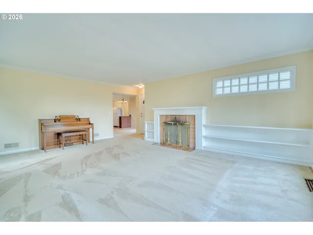 Living Room-Fireplace