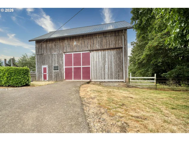 Barn