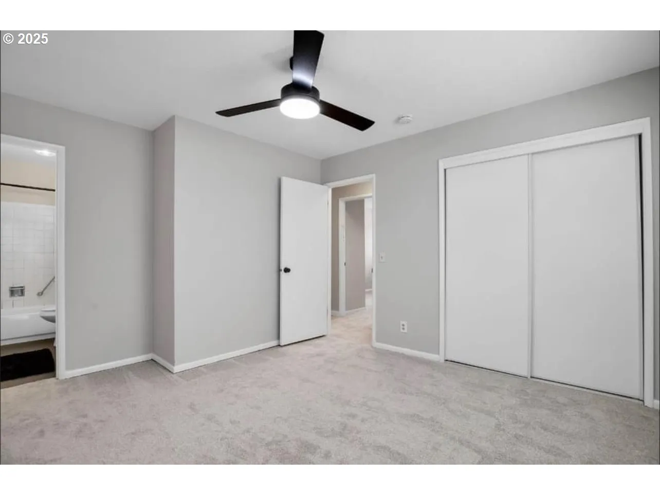 Bedroom, Primary-Ceiling Fan