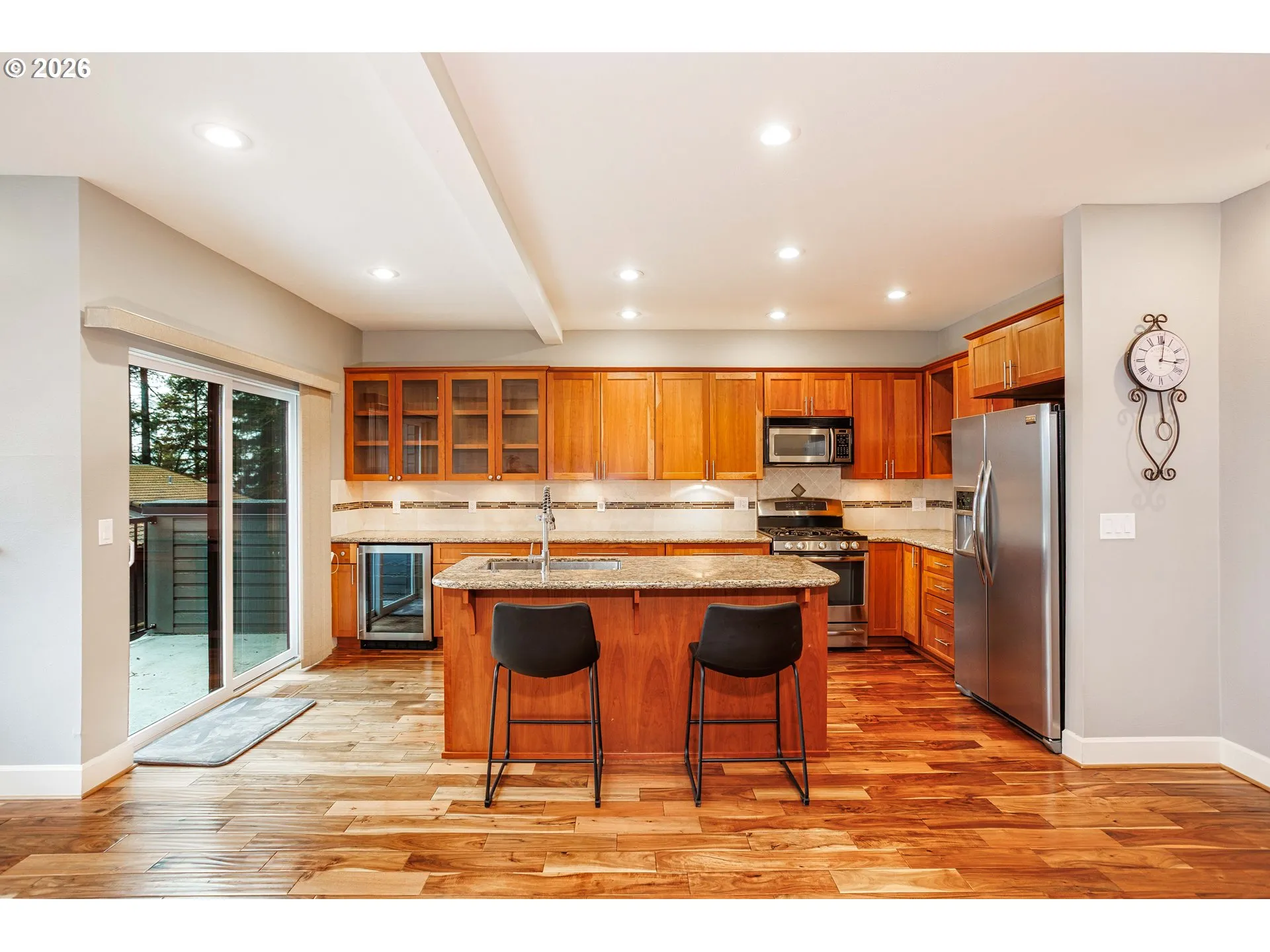 Kitchen-Breakfast Bar