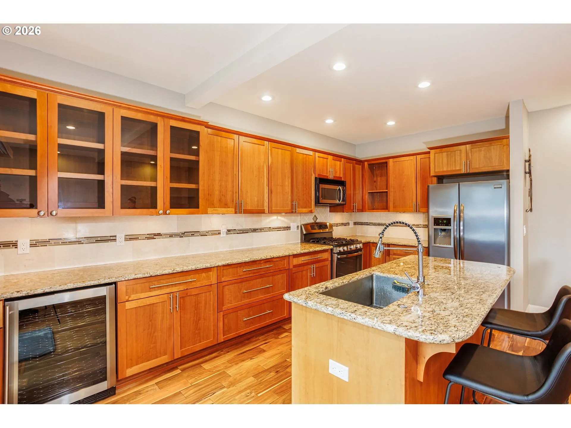Kitchen-Breakfast Bar