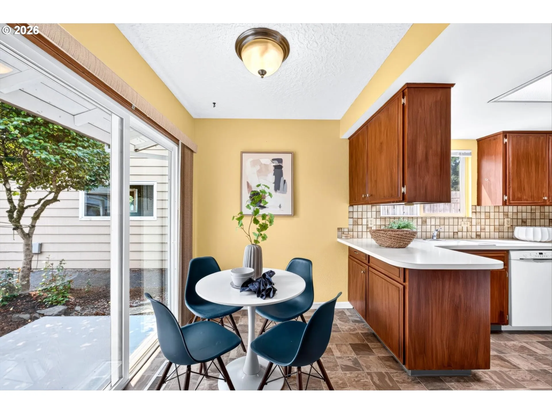 Kitchen/Nook-Eating Area