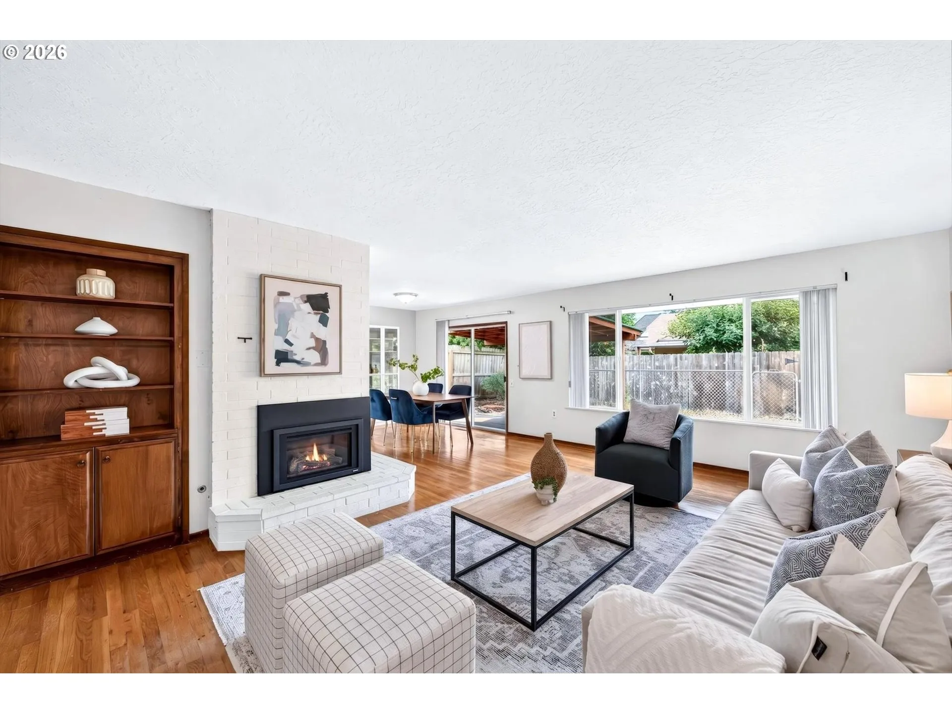 Living Room-Fireplace