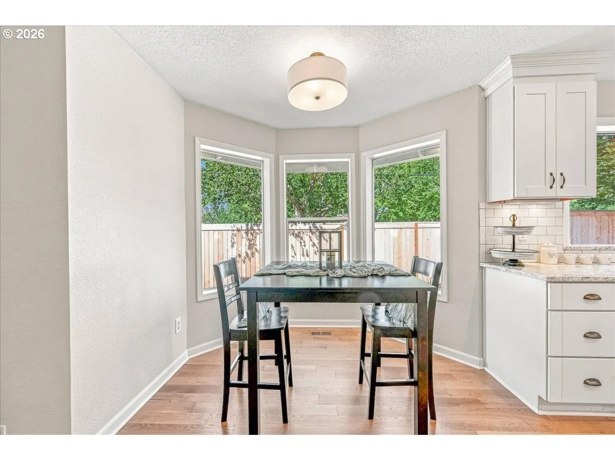 Kitchen/Nook-Eating Area