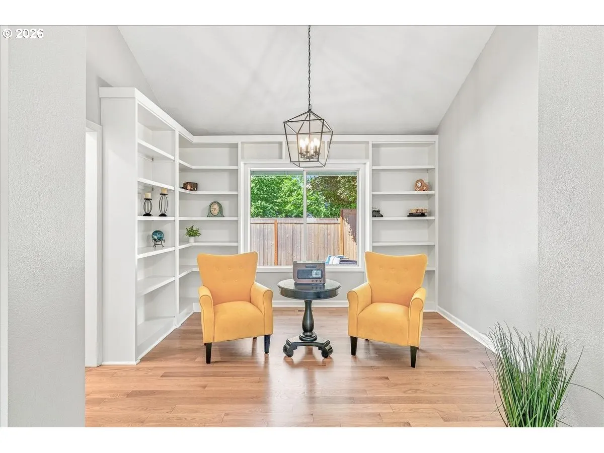 Dining Room-Built-In Cabinets