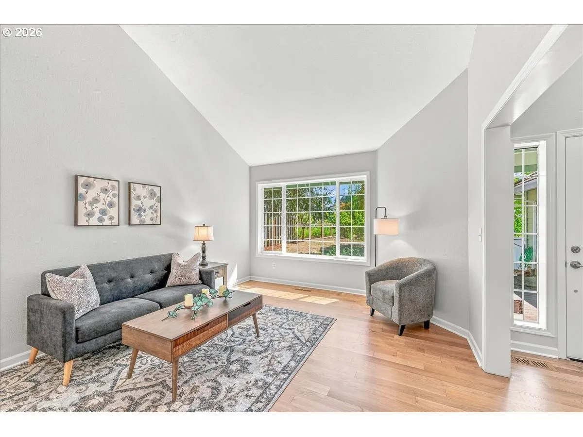 Living Room-Vaulted Ceilings