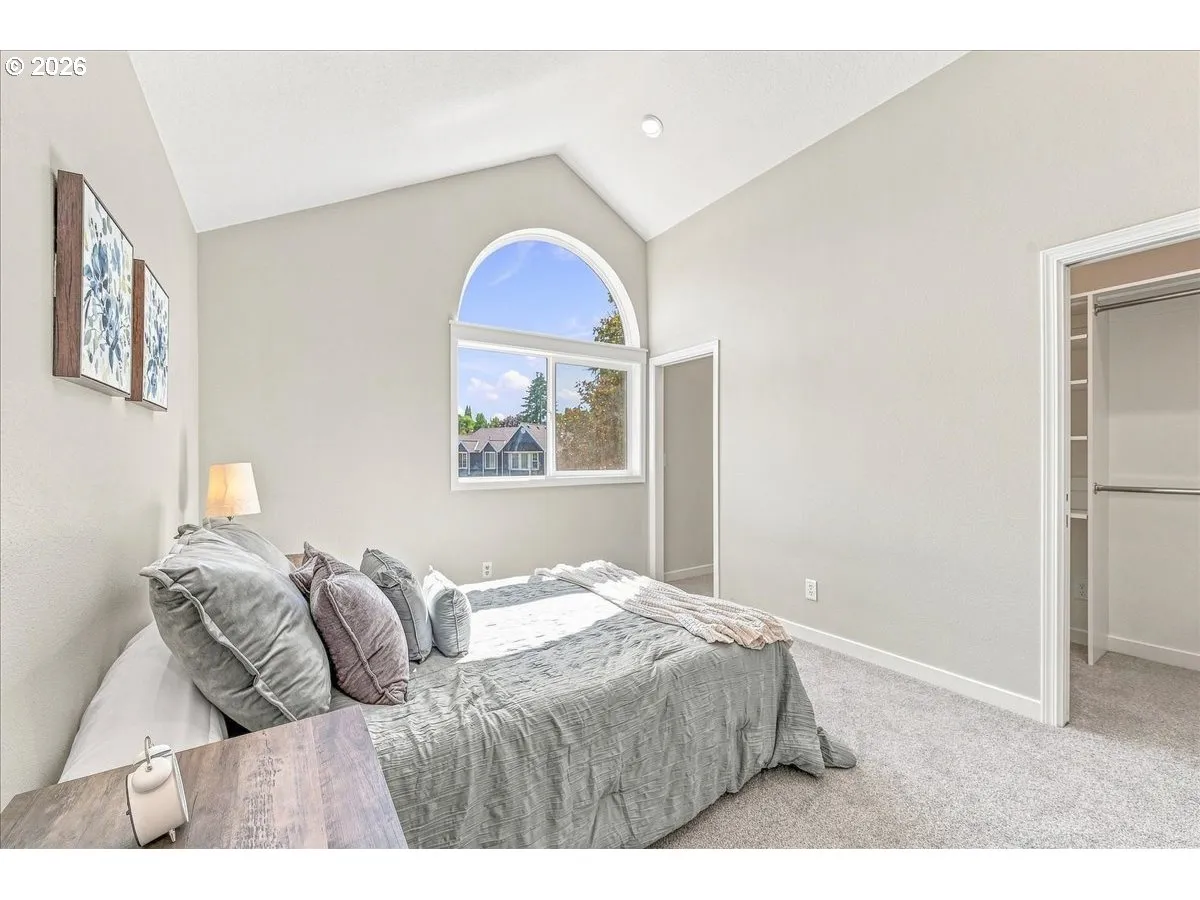 Bedroom, Owner's Suite-Vaulted Ceilings