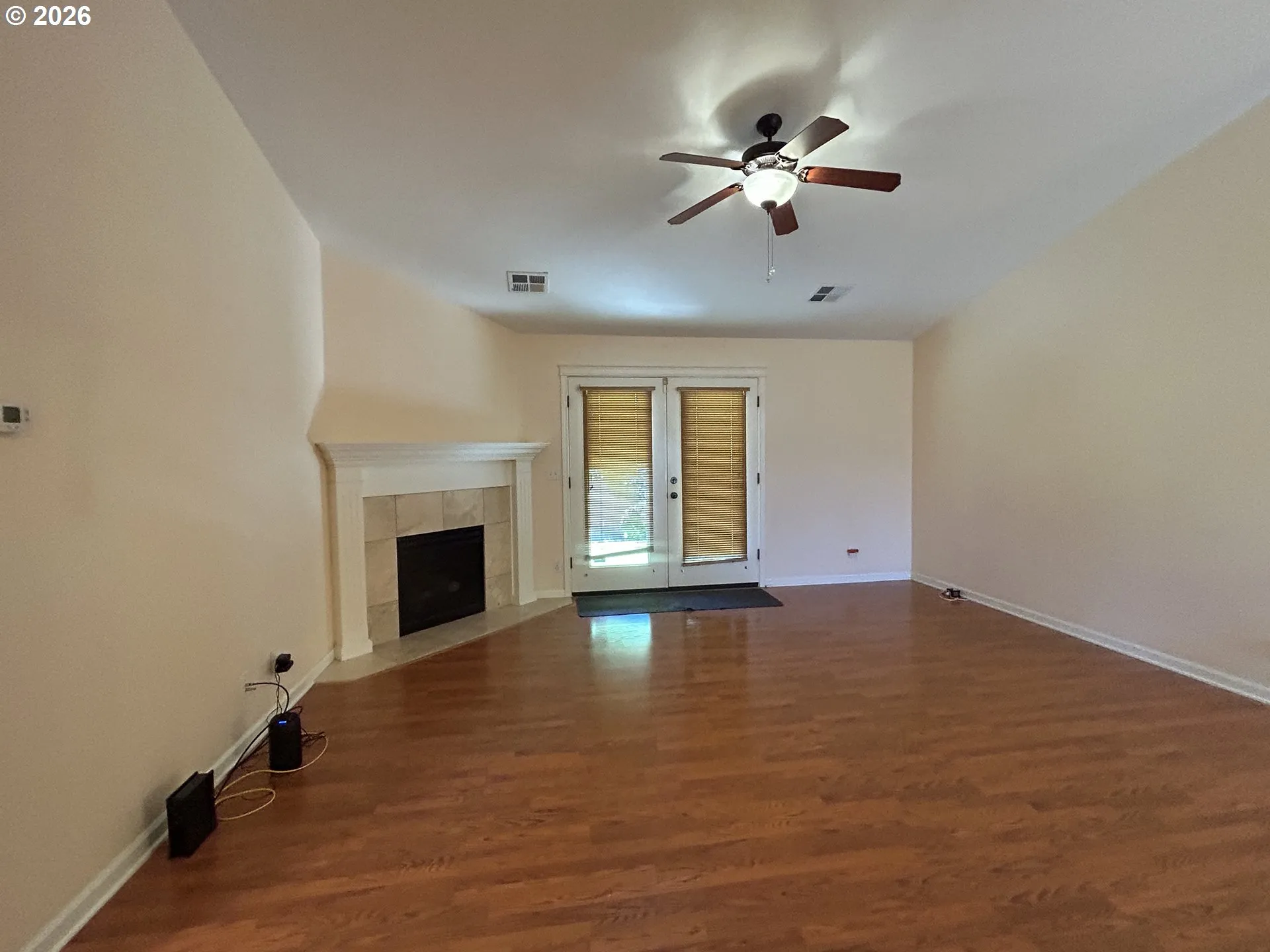 Living Room-Vaulted Ceilings