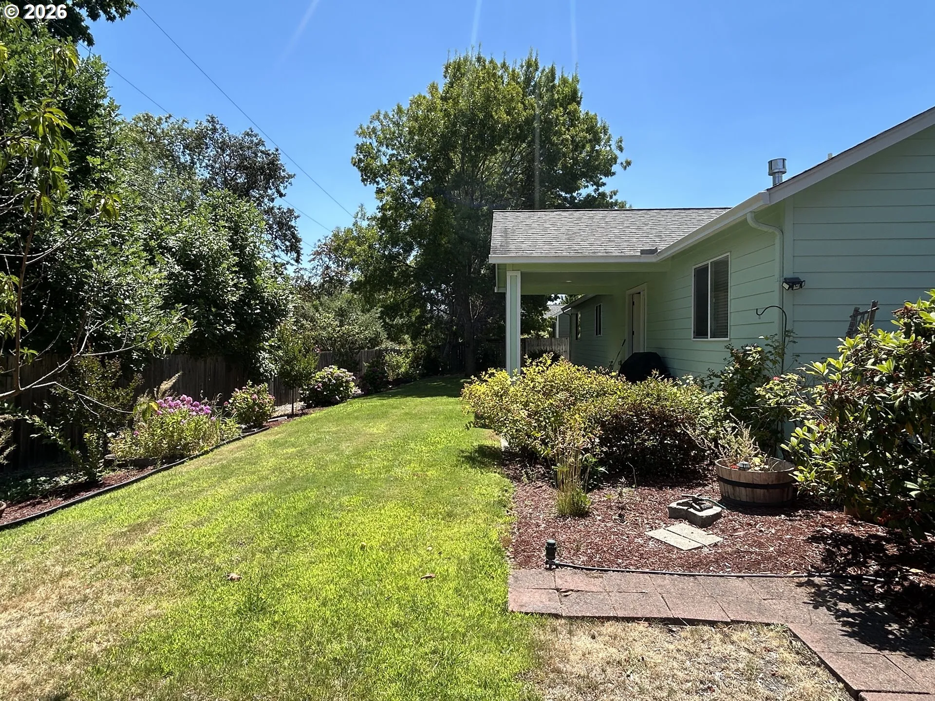 Yard-Back