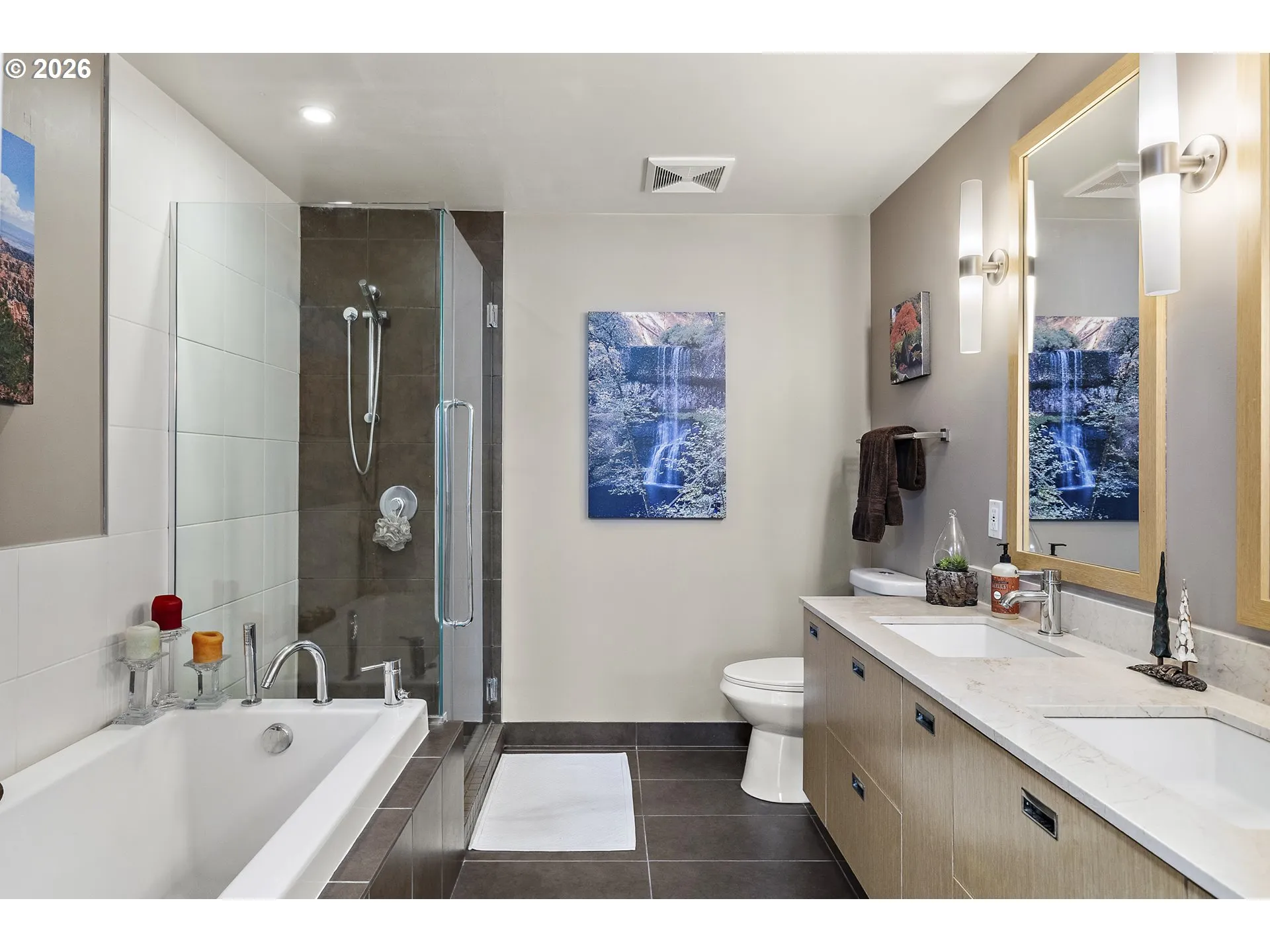 Bathroom-Walk in Shower
