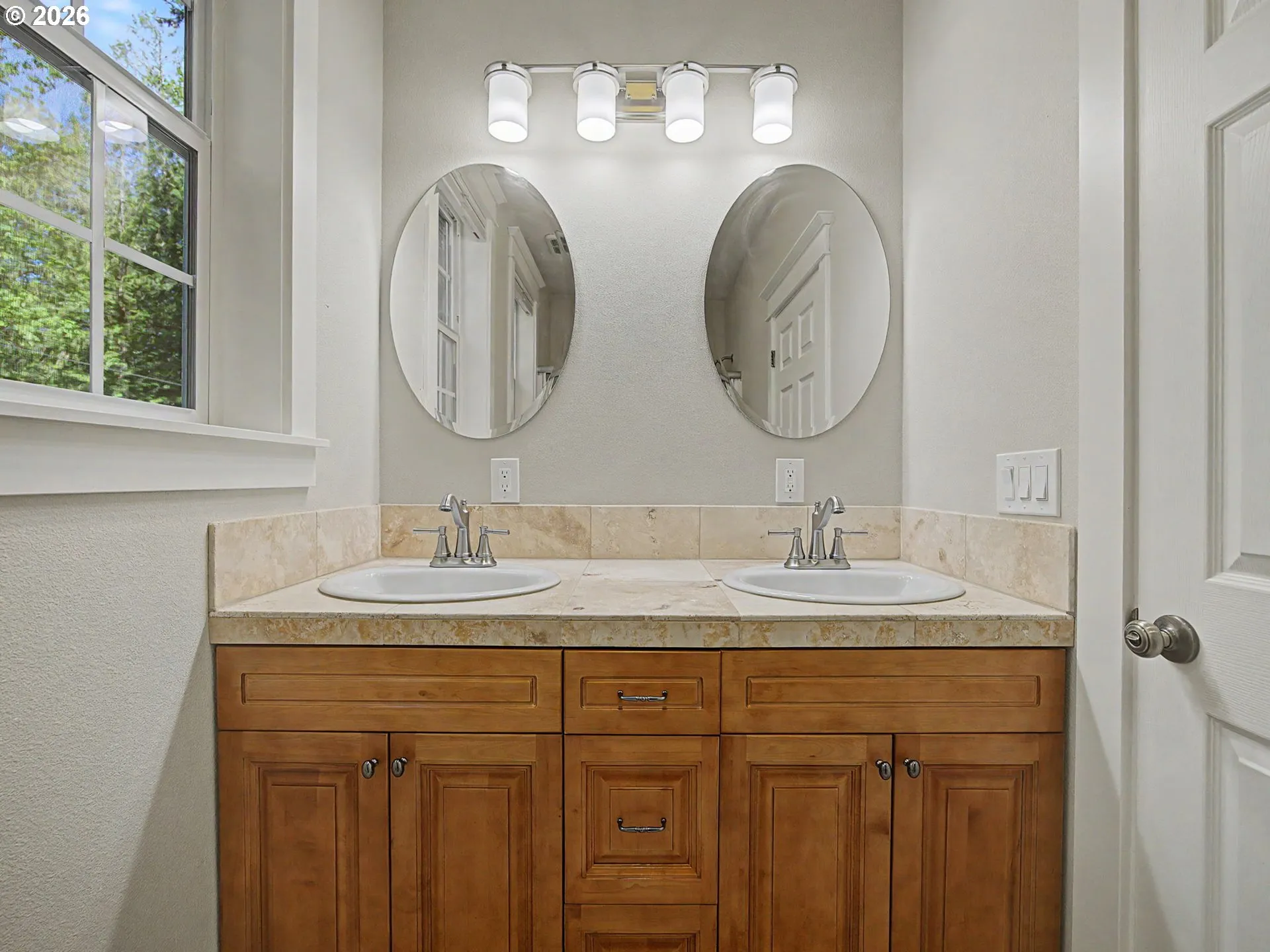 Bathroom-Upper