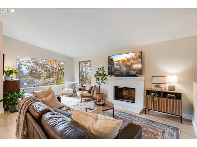 Living Room-Fireplace