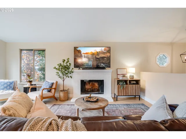 Living Room-Fireplace